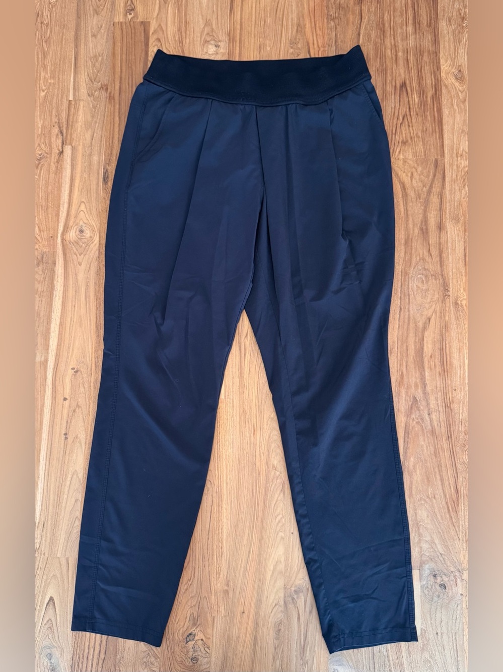 Athleta Black Pants Women’s 6 Loose Athletic Pants